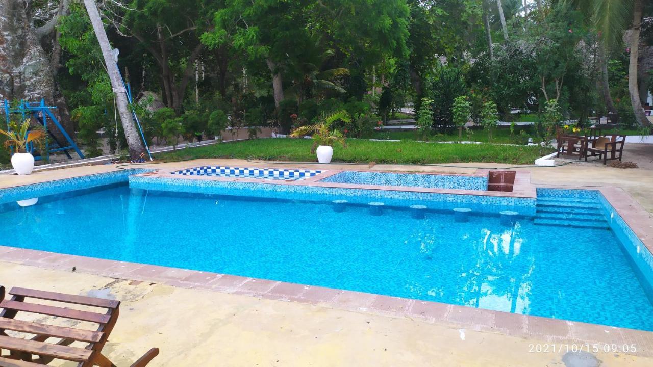 Menai Bay Beach Bungalows Unguja Ukuu Exterior photo