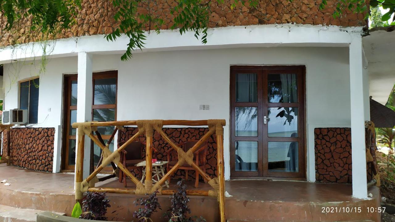 Menai Bay Beach Bungalows Unguja Ukuu Exterior photo