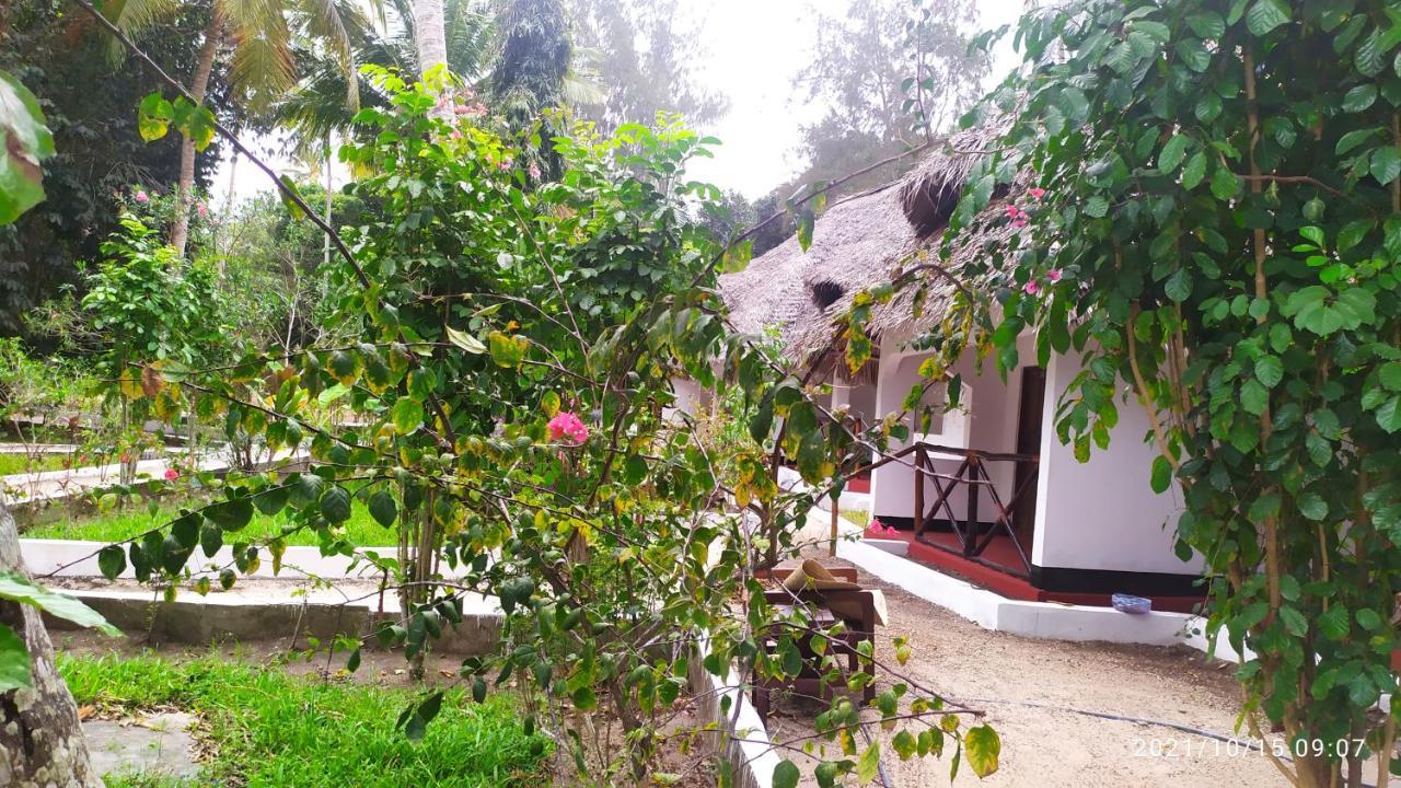 Menai Bay Beach Bungalows Unguja Ukuu Exterior photo