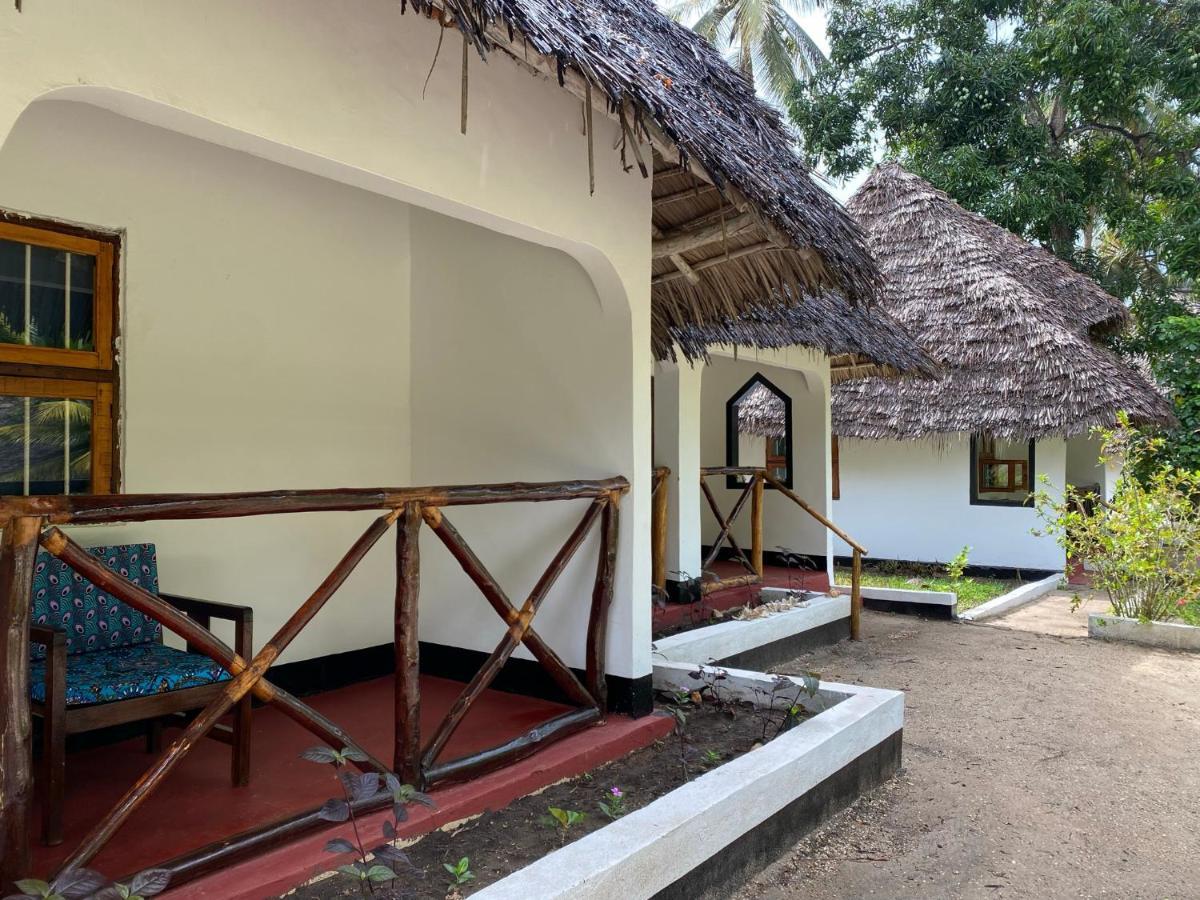 Menai Bay Beach Bungalows Unguja Ukuu Exterior photo