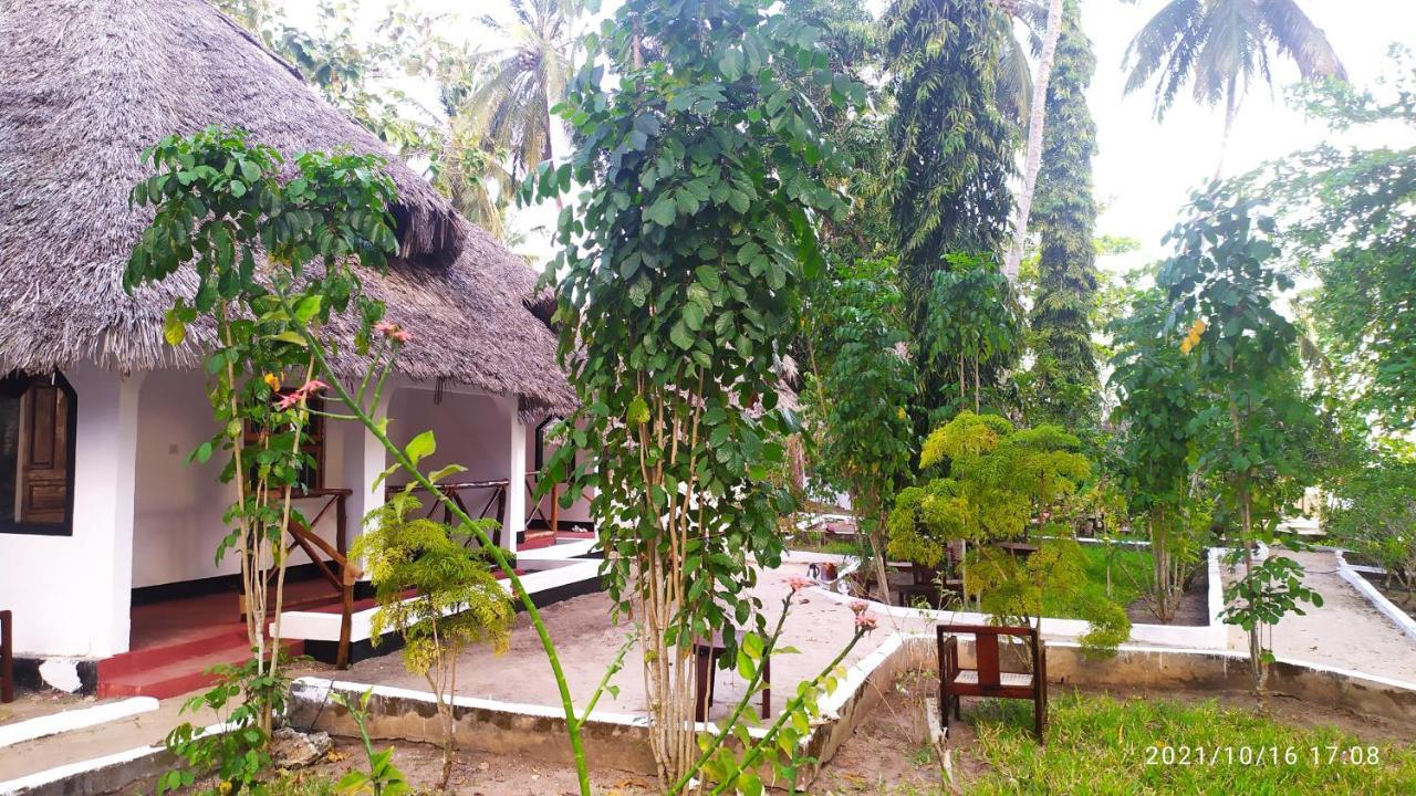 Menai Bay Beach Bungalows Unguja Ukuu Exterior photo