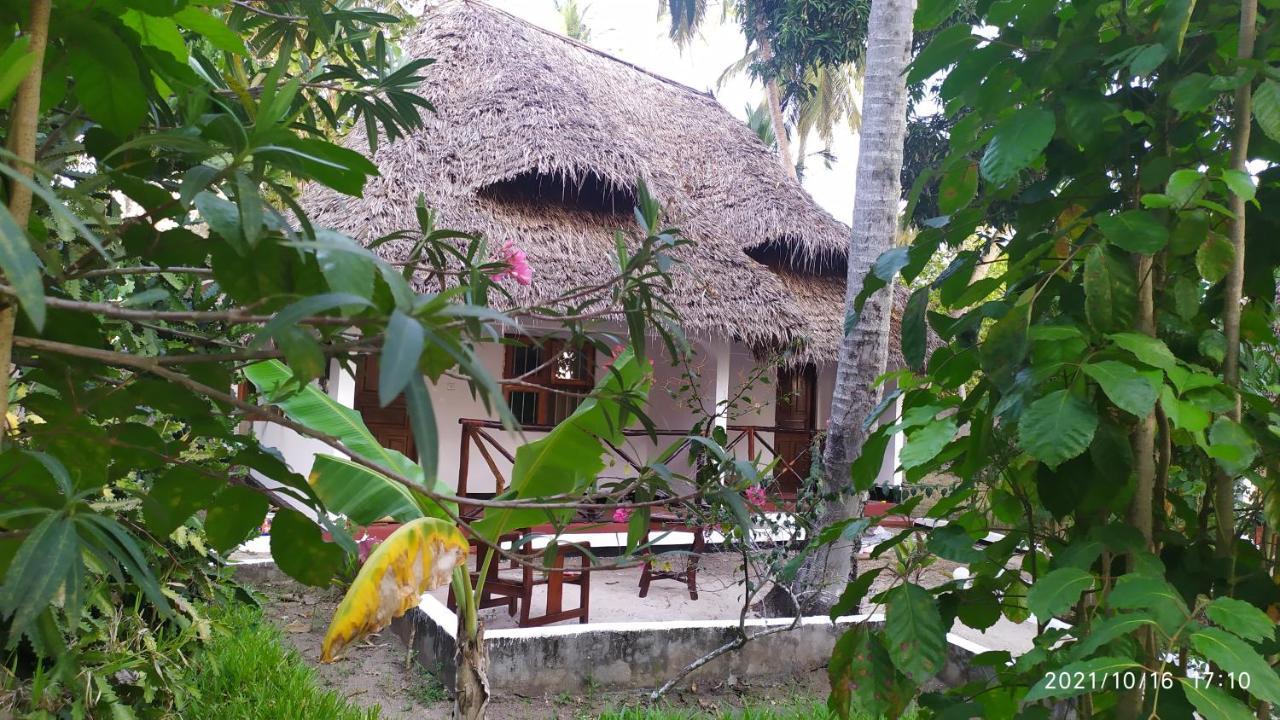 Menai Bay Beach Bungalows Unguja Ukuu Exterior photo
